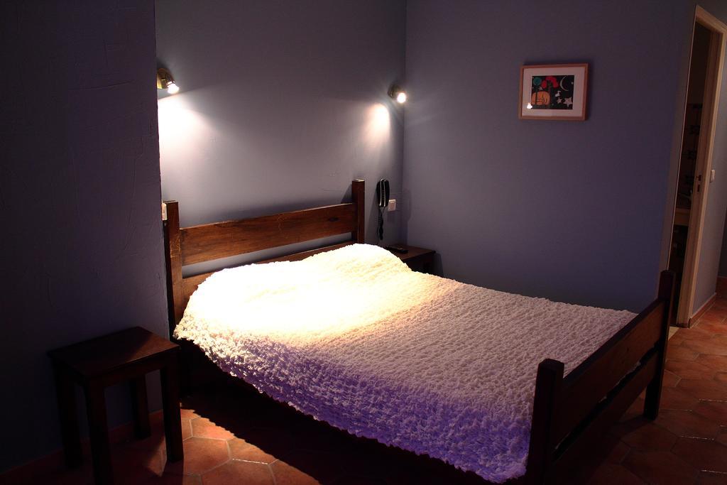 Hotel Le Couloubrier Le Muy Phòng bức ảnh