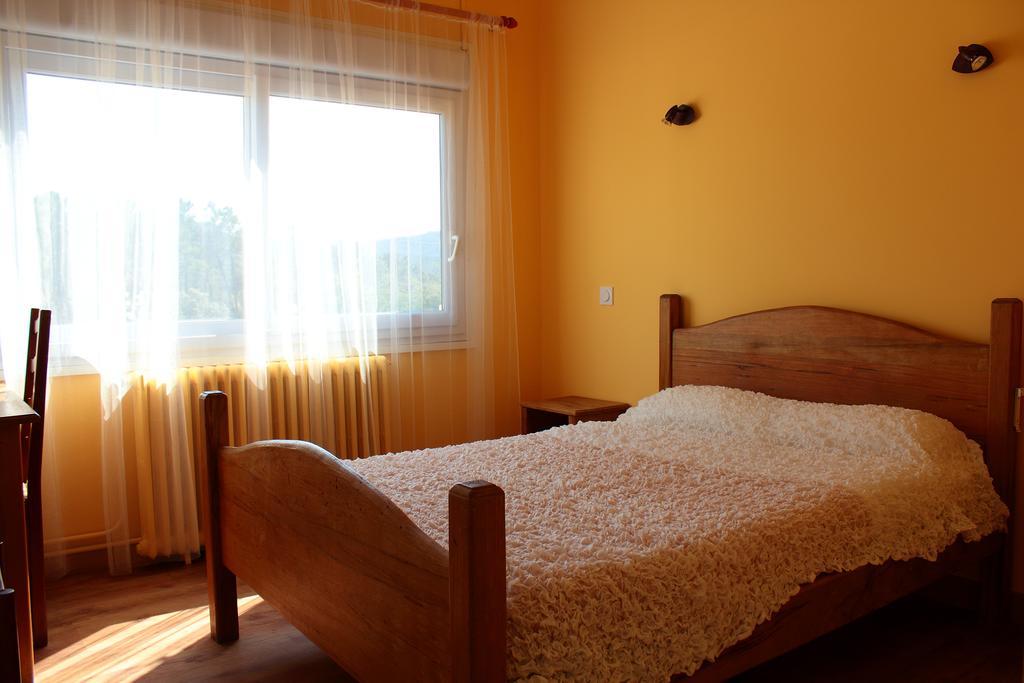 Hotel Le Couloubrier Le Muy Phòng bức ảnh