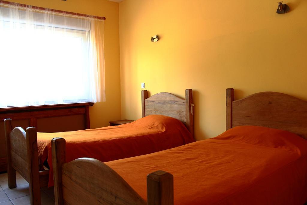 Hotel Le Couloubrier Le Muy Phòng bức ảnh