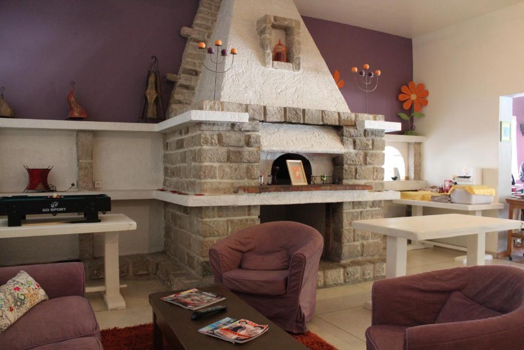 Hotel Le Couloubrier Le Muy Ngoại thất bức ảnh