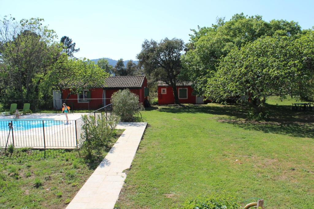 Hotel Le Couloubrier Le Muy Phòng bức ảnh