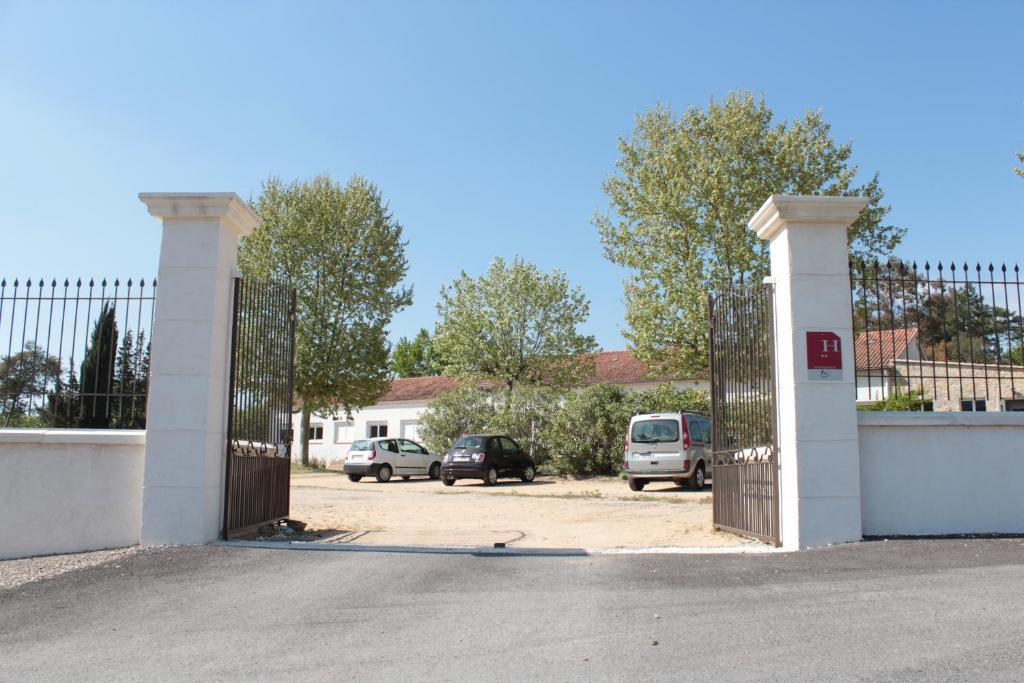 Hotel Le Couloubrier Le Muy Ngoại thất bức ảnh