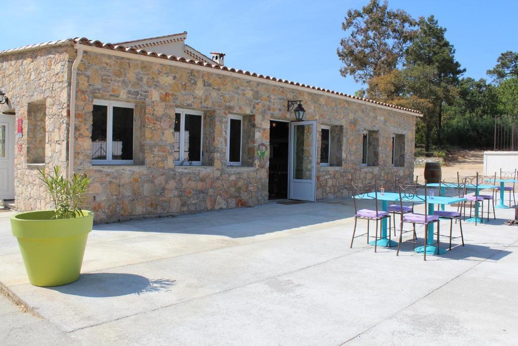 Hotel Le Couloubrier Le Muy Ngoại thất bức ảnh