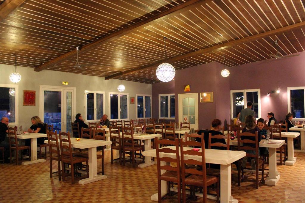 Hotel Le Couloubrier Le Muy Ngoại thất bức ảnh