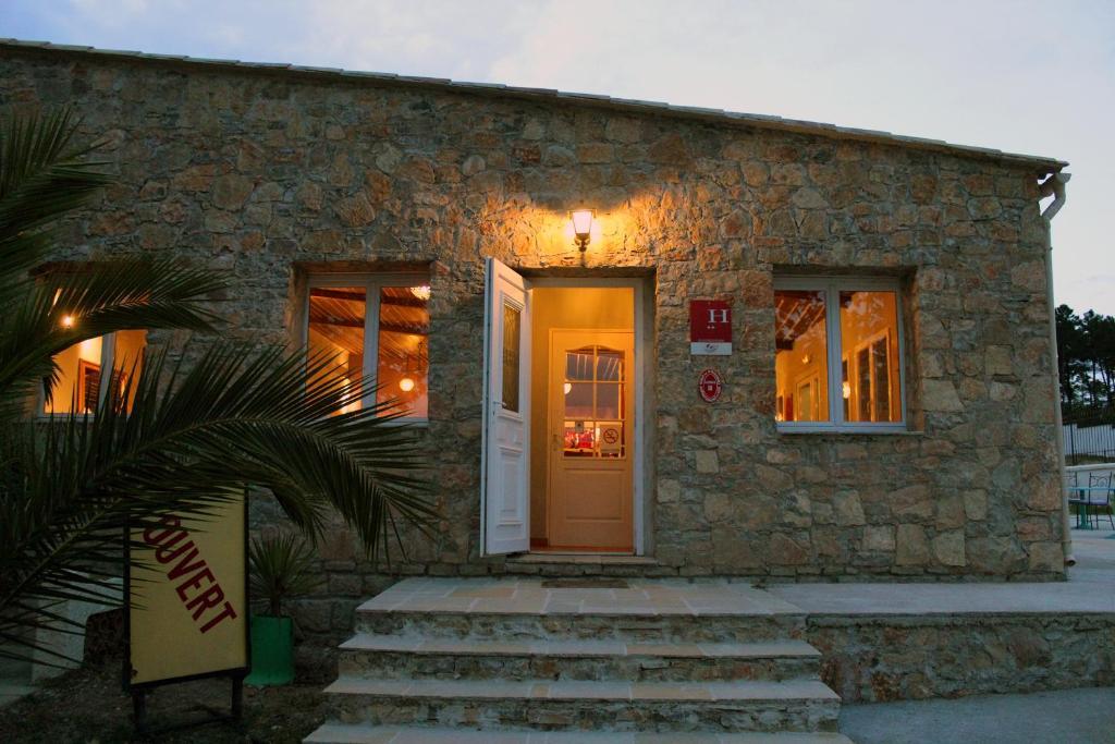 Hotel Le Couloubrier Le Muy Ngoại thất bức ảnh